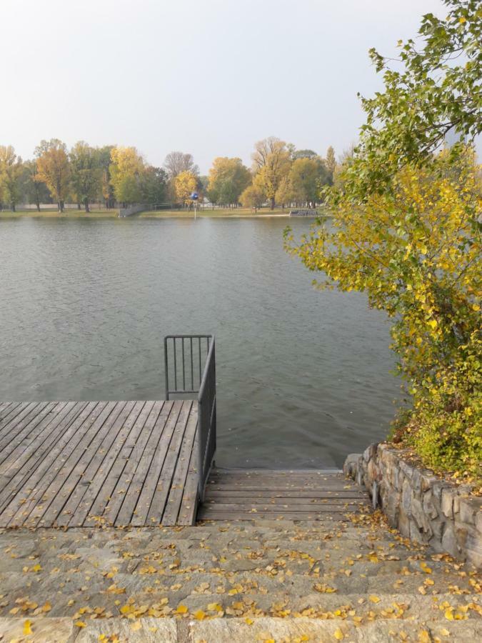Bungalow At Lake Alte Donau Vienna Esterno foto