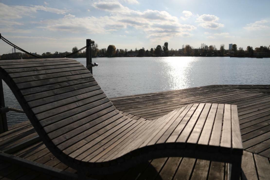 Bungalow At Lake Alte Donau Vienna Esterno foto